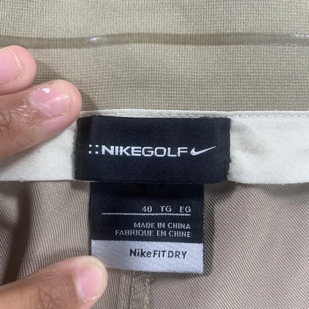 Nike Golf Tour Shorts Men 40 Khaki‎ Pleated Performance Sticky Waist Stretch EUC